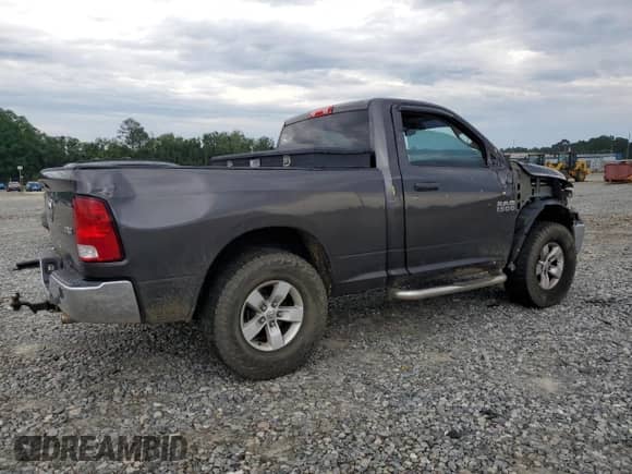 2017 Ram 1500 Express z VIN 3C6JR7AT7HG660448, wystawiony jako Copart lot #53451514 z przebiegiem 115 644 mil mil oraz Szkoda całkowita • Salvage title. Historia ofert i sprzedaży dostępna na DreamBid. Obrazek 3.