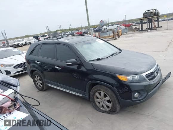 ✅ 2013 Kia Sorento LX • VIN: 5XYKT4A65DG323924 • Лот: 43502548. Опубликован ранее на IAAI с пробегом 172 709 миль. Бесплатный доступ к архиву аукционных продаж из США и подробный отчёт об истории автомобиля на DreamBid. Изображение 14.