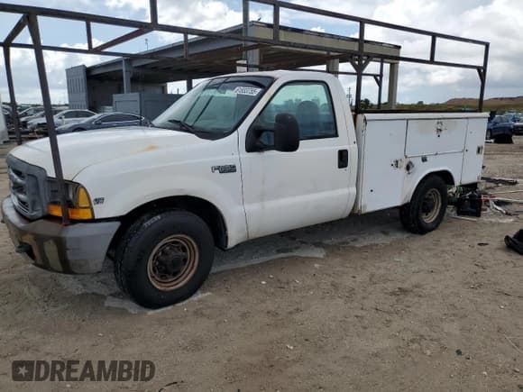✅ 1999 Ford F-250 XL • VIN: 1FTNF20L3XEA65075 • Lot: 61833755. Listed on Copart with 311,311 mi. Free auction sales archive from the USA and detailed vehicle history report at DreamBid. Image 1.
