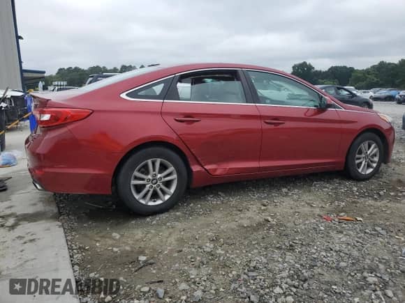2015 Hyundai Sonata SE z VIN 5NPE24AF6FH063058, wystawiony jako Copart lot #65629905 z przebiegiem 125 749 mil mil oraz Szkoda całkowita • Salvage title. Historia ofert i sprzedaży dostępna na DreamBid. Obrazek 3.