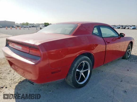 ✅ 2012 Dodge Challenger SXT • VIN: 2C3CDYAG9CH291291 • Lot: 48974425. Wystawiony na Copart z przebiegiem 139 441 mil. Bezpłatny archiwum sprzedaży aukcyjnych z USA i szczegółowy raport historii pojazdu na DreamBid. Zdjęcie 3.