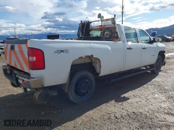 ✅ 2010 Chevrolet Silverado 3500HD • VIN: 1GC4KZBG5AF122782 • Lot: 43437333. Listed on IAAI with 311,710 mi. Free auction sales archive from the USA and detailed vehicle history report at DreamBid. Image 4.
