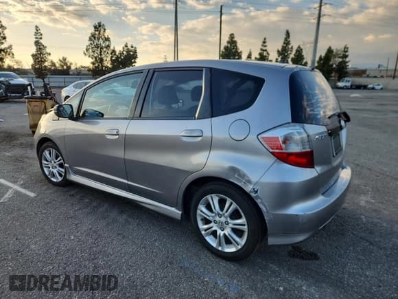 ✅ 2009 Honda Fit Sport • VIN: JHMGE88429S054969 • Lot: 93667705. Listed on Copart with 206,382 mi. Free auction sales archive from the USA and detailed vehicle history report at DreamBid. Image 2.