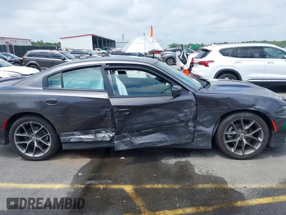 ✅ 2022 Dodge Charger GT • VIN: 2C3CDXHGXNH185922 • Lot: 42708752. Wystawiony na IAAI z przebiegiem 68 499 mil. Bezpłatny archiwum sprzedaży aukcyjnych z USA i szczegółowy raport historii pojazdu na DreamBid. Zdjęcie 13.