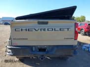 ✅ 2023 Chevrolet Silverado 1500 Custom Trail Boss • VIN: 3GCPDCEK2PG186662 • Lot: 43465666. Wystawiony na IAAI z przebiegiem 62 316 mil. Bezpłatny archiwum sprzedaży aukcyjnych z USA i szczegółowy raport historii pojazdu na DreamBid. Zdjęcie 17.