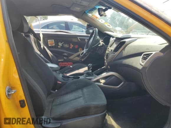 ✅ 2013 Hyundai Veloster w/Black Int • VIN: KMHTC6AD4DU176021 • Lot: 65518744. Listed on Copart with 240,450 mi. Free auction sales archive from the USA and detailed vehicle history report at DreamBid. Image 7.