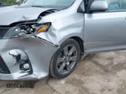 ✅ 2018 Toyota Sienna SE • VIN: 5TDXZ3DC1JS919062 • Lot: 42790530. Listed on IAAI with 107,040 mi. Free auction sales archive from the USA and detailed vehicle history report at DreamBid. Image 6.