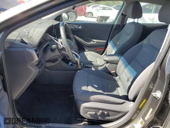 2022 Hyundai Ioniq SE с VIN KMHC75LC4NU282571, выставлен на аукционе Copart как лот 77684944 с пробегом 82 047 миль миль и Списание • Salvage title. История ставок и продаж доступна на DreamBid. Изображение 7.