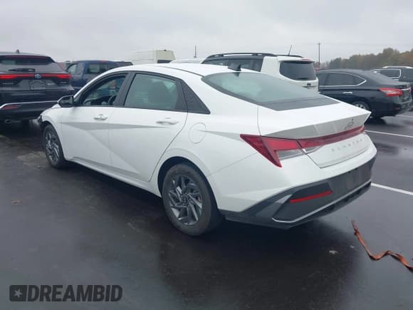 ✅ 2024 Hyundai Elantra SEL • VIN: KMHLM4DG1RU734907 • Lot: 43570336. Listed on IAAI with 42,953 mi. Free auction sales archive from the USA and detailed vehicle history report at DreamBid. Image 3.