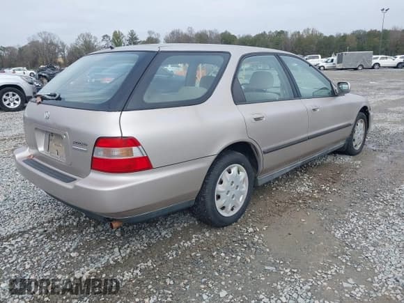 ✅ 1997 Honda Accord LX • VIN: 1HGCE1821VA008895 • Lot: 43836266. Listed on IAAI with 269,161 mi. Free auction sales archive from the USA and detailed vehicle history report at DreamBid. Image 4.