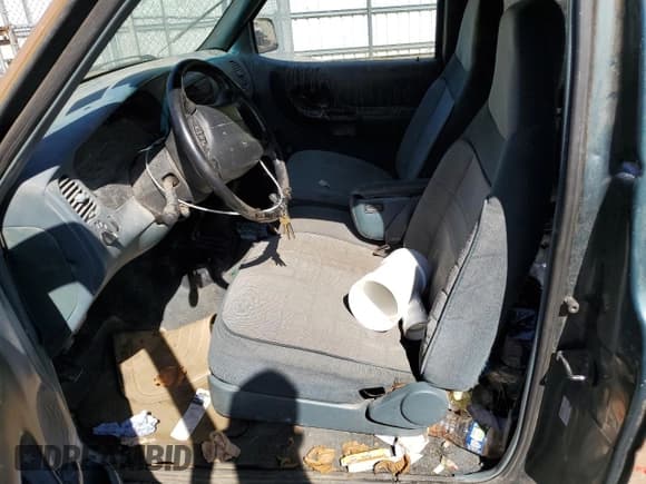 ✅ 1995 Ford Ranger XLT • VIN: 1FTCR15XXSTA40795 • Lot: 74293864. Listed on Copart with 147,104 mi. Free auction sales archive from the USA and detailed vehicle history report at DreamBid. Image 7.