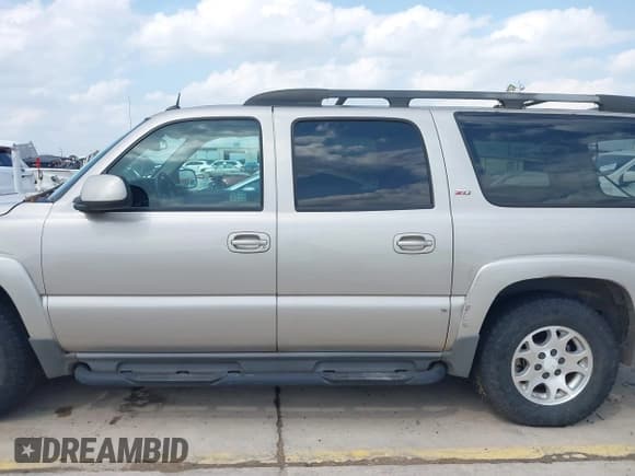 ✅ 2005 Chevrolet Suburban LS • VIN: 3GNEC16Z65G212582 • Лот: 42409878. Опубликован ранее на IAAI с пробегом 141 303 миль. Бесплатный доступ к архиву аукционных продаж из США и подробный отчёт об истории автомобиля на DreamBid. Изображение 14.