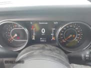 ✅ 2022 Jeep Wrangler Unlimited Sport S • VIN: 1C4HJXDG5NW156250 • Lot: 42601680. Wystawiony na IAAI z przebiegiem 56 083 mil. Bezpłatny archiwum sprzedaży aukcyjnych z USA i szczegółowy raport historii pojazdu na DreamBid. Zdjęcie 7.