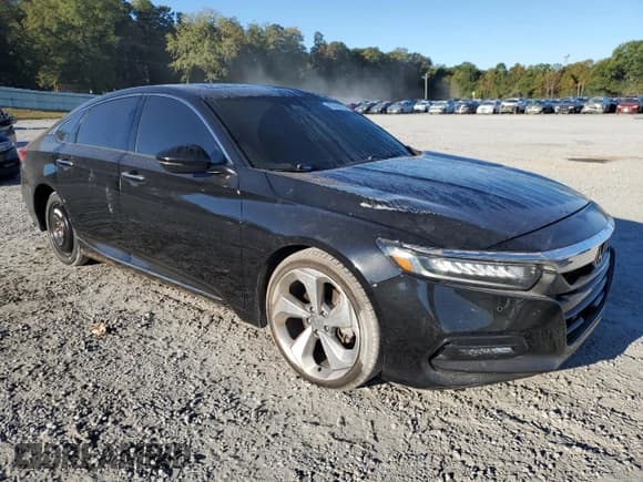 ✅ 2018 Honda Accord Touring • VIN: 1HGCV2F97JA001840 • Lot: 82438225. Wystawiony na Copart z przebiegiem 116 160 mil. Bezpłatny archiwum sprzedaży aukcyjnych z USA i szczegółowy raport historii pojazdu na DreamBid. Zdjęcie 4.