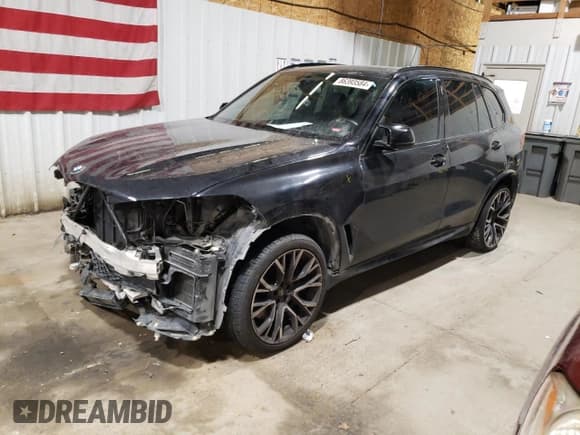 ✅ 2021 BMW X5 M • VIN: 5YMJU0C07M9E05109 • Lot: 86393584. Wystawiony na Copart z przebiegiem 47 274 mil. Bezpłatny archiwum sprzedaży aukcyjnych z USA i szczegółowy raport historii pojazdu na DreamBid. Zdjęcie 1.