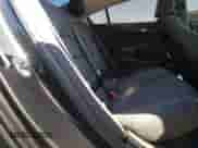 ✅ 2018 Chevrolet Cruze LT • VIN: 1G1BE5SM9J7178014 • Lot: 61010912. Wystawiony na Copart z przebiegiem 82 527 mil mil. Skorzystaj z bezpłatnego archiwum sprzedaży aukcyjnych z USA i zobacz szczegółowy raport historii pojazdu na DreamBid. Zdjęcie 6.