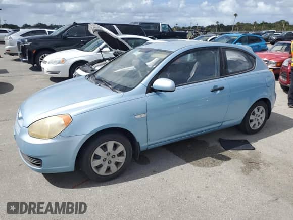 2010 Hyundai Accent GS z VIN KMHCM3AC4AU153076, wystawiony jako Copart lot #76299444 z przebiegiem Nie podano mil oraz Szkoda całkowita • Salvage title. Historia ofert i sprzedaży dostępna na DreamBid. Obrazek 1.