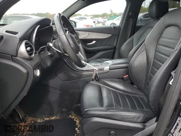 ✅ 2021 Mercedes-Benz GLC 300 • VIN: W1N0J8EB4MF914771 • Лот: 82416635. Опубликован ранее на Copart с пробегом 86 233 миль. Бесплатный доступ к архиву аукционных продаж из США и подробный отчёт об истории автомобиля на DreamBid. Изображение 7.