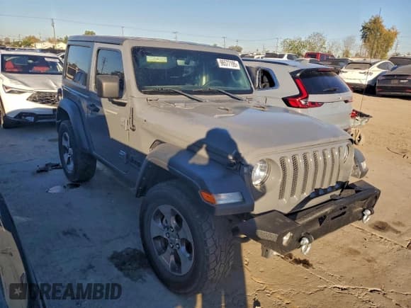 ✅ 2023 Jeep Wrangler Sport S • VIN: 1C4GJXAN6PW600902 • Lot: 96577195. Wystawiony na Copart z przebiegiem 48 938 mil. Bezpłatny archiwum sprzedaży aukcyjnych z USA i szczegółowy raport historii pojazdu na DreamBid. Zdjęcie 4.