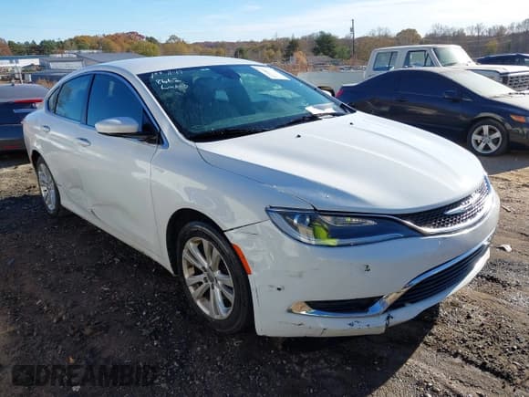 ✅ 2015 Chrysler 200 Limited • VIN: 1C3CCCAB7FN703925 • Lot: 43728662. Wystawiony na IAAI z przebiegiem 207 509 mil. Bezpłatny archiwum sprzedaży aukcyjnych z USA i szczegółowy raport historii pojazdu na DreamBid. Zdjęcie 1.