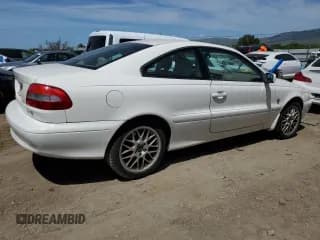 ✅ 2002 Volvo C70 SE • VIN: YV1NK53D02J032174 • Лот: 54195825. Опубликован ранее на Copart с пробегом 57 708 миль. Бесплатный доступ к архиву аукционных продаж из США и подробный отчёт об истории автомобиля на DreamBid. Изображение 3.