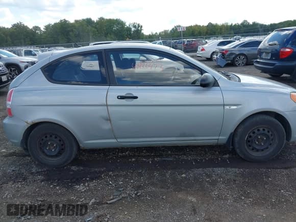 ✅ 2009 Hyundai Accent GS • VIN: KMHCM36C29U141710 • Лот: 43126473. Опубликован ранее на IAAI с пробегом 181 226 миль. Бесплатный доступ к архиву аукционных продаж из США и подробный отчёт об истории автомобиля на DreamBid. Изображение 13.