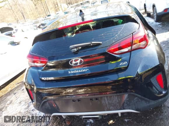 2019 Hyundai Veloster Premium z VIN KMHTG6AF7KU010854, wystawiony jako IAAI lot #41386268 z przebiegiem 87 133 mil mil oraz . Historia ofert i sprzedaży dostępna na DreamBid. Obrazek 16.