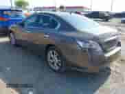 2012 Nissan Maxima S z VIN 1N4AA5APXCC853542, wystawiony jako IAAI lot #42746342 z przebiegiem 227 384 mil mil oraz . Historia ofert i sprzedaży dostępna na DreamBid. Obrazek 3.