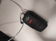 ✅ 2025 Toyota Corolla Cross XLE • VIN: 7MUEAABG8SV135221 • Лот: 43839406. Опубликован ранее на IAAI с пробегом 12 073 миль. Бесплатный доступ к архиву аукционных продаж из США и подробный отчёт об истории автомобиля на DreamBid. Изображение 11.