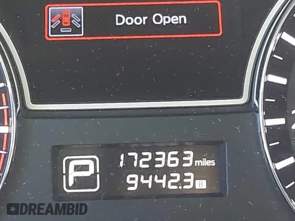 ✅ 2015 Nissan Pathfinder SV • VIN: 5N1AR2MNXFC686899 • Lot: 43516693. Wystawiony na IAAI z przebiegiem 172 363 mil. Bezpłatny archiwum sprzedaży aukcyjnych z USA i szczegółowy raport historii pojazdu na DreamBid. Zdjęcie 15.