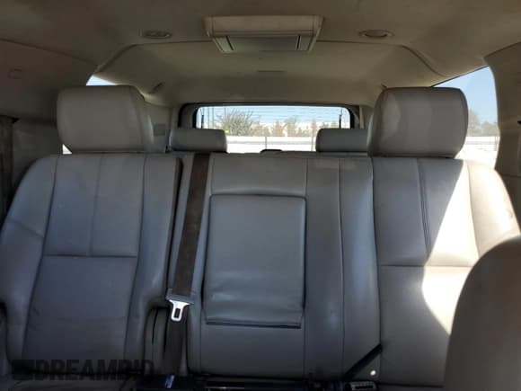 ✅ 2014 Chevrolet Suburban LT • VIN: 1GNSCJE05ER196090 • Lot: 90521905. Listed on Copart with 221,298 mi. Free auction sales archive from the USA and detailed vehicle history report at DreamBid. Image 10.