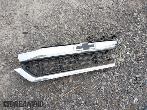 ✅ 2015 Chevrolet Silverado 2500HD LT • VIN: 1GC2KVEG3FZ138187 • Lot: 42406129. Wystawiony na IAAI z przebiegiem 124 512 mil. Bezpłatny archiwum sprzedaży aukcyjnych z USA i szczegółowy raport historii pojazdu na DreamBid. Zdjęcie 12.