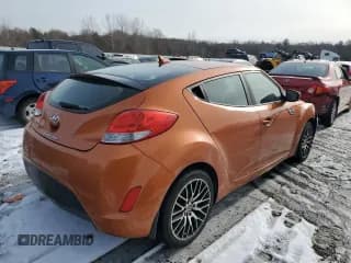 ✅ 2016 Hyundai Veloster • VIN: KMHTC6AD4GU302575 • Lot: 43800675. Wystawiony na Copart z przebiegiem 78 355 mil. Bezpłatny archiwum sprzedaży aukcyjnych z USA i szczegółowy raport historii pojazdu na DreamBid. Zdjęcie 3.