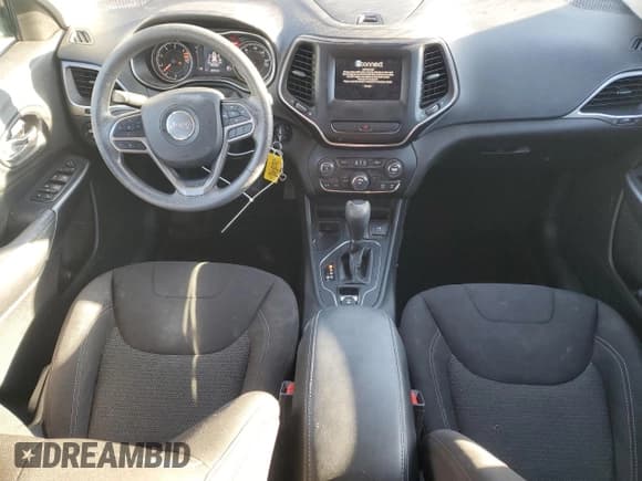 ✅ 2019 Jeep Cherokee Latitude • VIN: 1C4PJLCB0KD206277 • Лот: 89573885. Опубликован ранее на Copart с пробегом 62 276 миль. Бесплатный доступ к архиву аукционных продаж из США и подробный отчёт об истории автомобиля на DreamBid. Изображение 8.