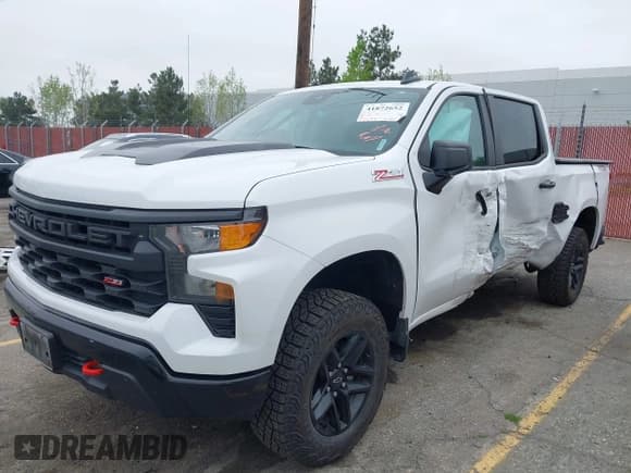 ✅ 2023 Chevrolet Silverado 1500 Custom Trail Boss • VIN: 3GCPDCEK7PG279547 • Lot: 41872652. Wystawiony na IAAI z przebiegiem 17 677 mil. Bezpłatny archiwum sprzedaży aukcyjnych z USA i szczegółowy raport historii pojazdu na DreamBid. Zdjęcie 19.