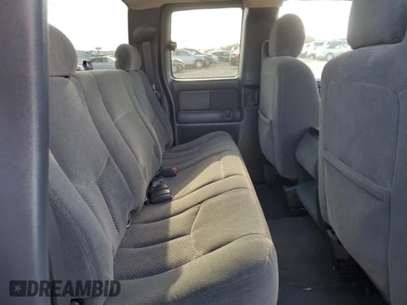 ✅ 2005 Chevrolet Silverado 1500 Z71 • VIN: 1GCEK19Z95Z124651 • Лот: 81789574. Опубликован ранее на Copart с пробегом 171 457 миль. Бесплатный доступ к архиву аукционных продаж из США и подробный отчёт об истории автомобиля на DreamBid. Изображение 11.