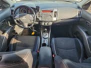 ✅ 2010 Mitsubishi Outlander XLS • VIN: JA4JT4AX2AZ006372 • Lot: 93985325. Wystawiony na Copart z przebiegiem 161 592 mil. Bezpłatny archiwum sprzedaży aukcyjnych z USA i szczegółowy raport historii pojazdu na DreamBid. Zdjęcie 8.