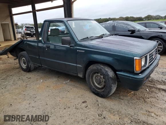 ✅ 1993 Mitsubishi Mighty Max • VIN: JA7LS21G6PP003529 • Lot: 81342224. Wystawiony na Copart z przebiegiem 313 363 mil. Bezpłatny archiwum sprzedaży aukcyjnych z USA i szczegółowy raport historii pojazdu na DreamBid. Zdjęcie 4.