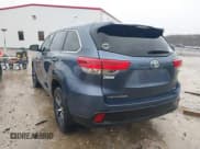 ✅ 2018 Toyota Highlander LE • VIN: 5TDBZRFH0JS840018 • Lot: 41621355. Wystawiony na IAAI z przebiegiem 128 495 mil. Bezpłatny archiwum sprzedaży aukcyjnych z USA i szczegółowy raport historii pojazdu na DreamBid. Zdjęcie 3.