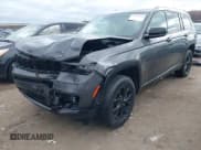 ✅ 2024 Jeep Grand Cherokee Laredo • VIN: 1C4RJKAG3R8529033 • Lot: 41856520. Wystawiony na IAAI z przebiegiem 1 648 mil. Bezpłatny archiwum sprzedaży aukcyjnych z USA i szczegółowy raport historii pojazdu na DreamBid. Zdjęcie 2.