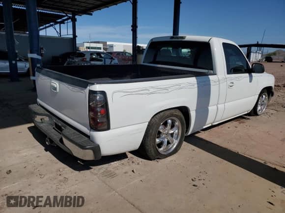 ✅ 2002 Chevrolet Silverado 1500 • VIN: 1GCEC14X42Z195786 • Lot: 66813284. Wystawiony na Copart z przebiegiem 113 104 mil mil. Skorzystaj z bezpłatnego archiwum sprzedaży aukcyjnych z USA i zobacz szczegółowy raport historii pojazdu na DreamBid. Zdjęcie 3.