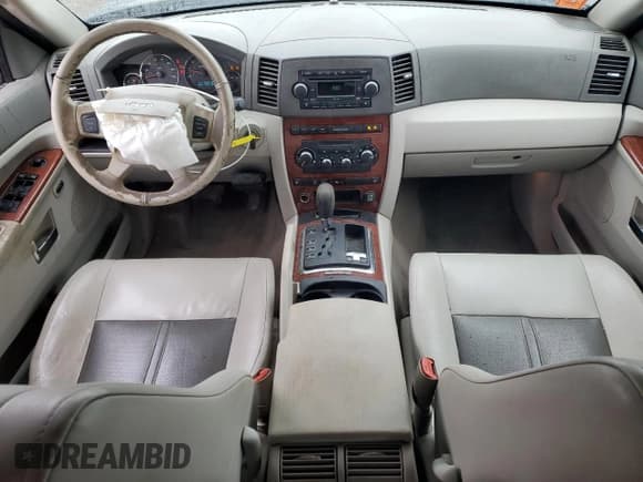 ✅ 2005 Jeep Grand Cherokee Limited • VIN: 1J4HR58245C730103 • Lot: 82703365. Listed on Copart with 152,170 mi. Free auction sales archive from the USA and detailed vehicle history report at DreamBid. Image 8.
