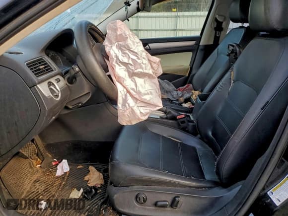 ✅ 2012 Volkswagen Passat SE • VIN: 1VWBP7A35CC059776 • Lot: 93387235. Listed on Copart with 252,488 mi. Free auction sales archive from the USA and detailed vehicle history report at DreamBid. Image 7.