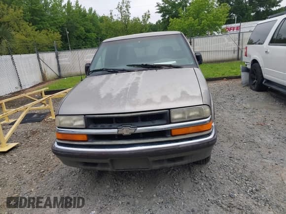 ✅ 2000 Chevrolet S-10 LS • VIN: 1GCCS1948Y8117129 • Лот: 42222109. Опубликован ранее на IAAI с пробегом 199 157 миль. Бесплатный доступ к архиву аукционных продаж из США и подробный отчёт об истории автомобиля на DreamBid. Изображение 6.