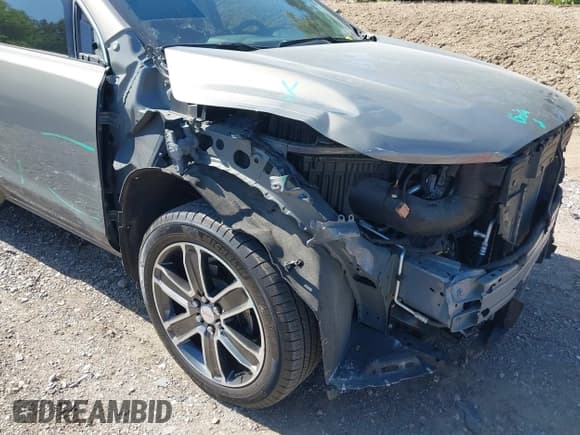 ✅ 2019 GMC Acadia Denali • VIN: 1GKKNPLS6KZ147488 • Lot: 42242832. Listed on IAAI with 50,628 mi. Free auction sales archive from the USA and detailed vehicle history report at DreamBid. Image 6.