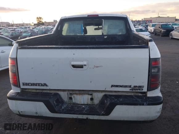 ✅ 2013 Honda Ridgeline RT • VIN: 5FPYK1F22DB006697 • Lot: 41421707. Wystawiony na IAAI z przebiegiem 233 724 mil. Bezpłatny archiwum sprzedaży aukcyjnych z USA i szczegółowy raport historii pojazdu na DreamBid. Zdjęcie 16.