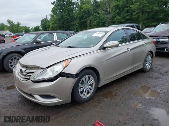 2011 Hyundai Sonata GLS z VIN 5NPEB4AC3BH158368, wystawiony jako IAAI lot #42354939 z przebiegiem 120 918 mil mil oraz . Historia ofert i sprzedaży dostępna na DreamBid. Obrazek 17.