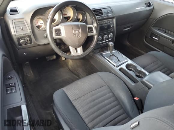 ✅ 2012 Dodge Challenger SXT • VIN: 2C3CDYAG6CH162098 • Lot: 43852645. Wystawiony na Copart z przebiegiem 116 458 mil. Bezpłatny archiwum sprzedaży aukcyjnych z USA i szczegółowy raport historii pojazdu na DreamBid. Zdjęcie 8.