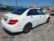 ✅ 2013 Mercedes-Benz C 250 Sport • VIN: WDDGF4HB2DA805935 • Lot: 43171154. Wystawiony na IAAI z przebiegiem 148 876 mil. Bezpłatny archiwum sprzedaży aukcyjnych z USA i szczegółowy raport historii pojazdu na DreamBid. Zdjęcie 4.