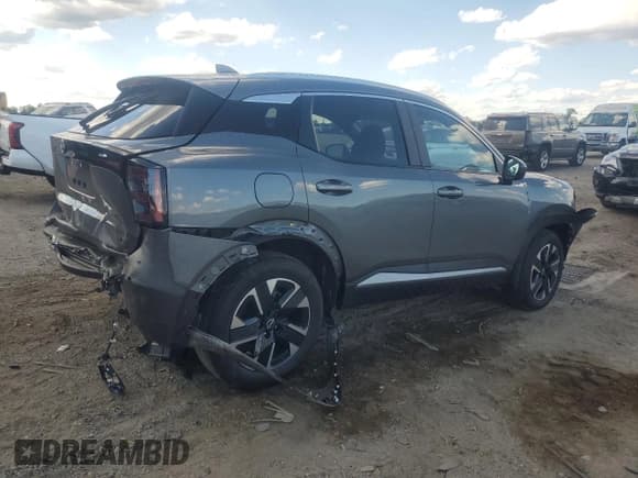✅ 2025 Nissan Kicks SV • VIN: 3N8AP6CB0SL408623 • Lot: 70604165. Wystawiony na Copart z przebiegiem 1 801 mil. Bezpłatny archiwum sprzedaży aukcyjnych z USA i szczegółowy raport historii pojazdu na DreamBid. Zdjęcie 3.